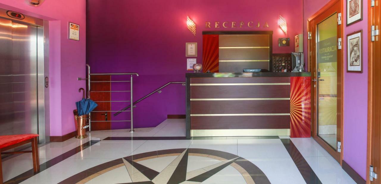 Vinci Hotel Airport Modlniczka Εξωτερικό φωτογραφία