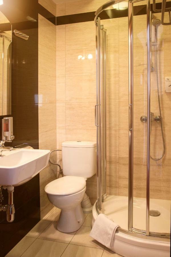Vinci Hotel Airport Modlniczka Εξωτερικό φωτογραφία